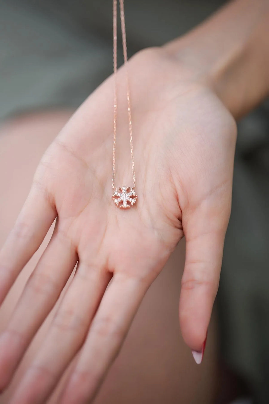 Snowflake Model Rose Necklace
