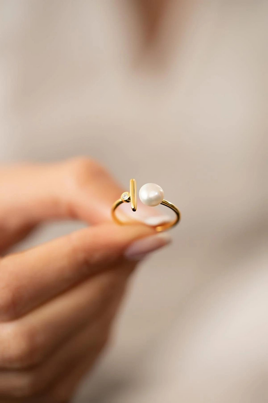 Pearl Model Ring
