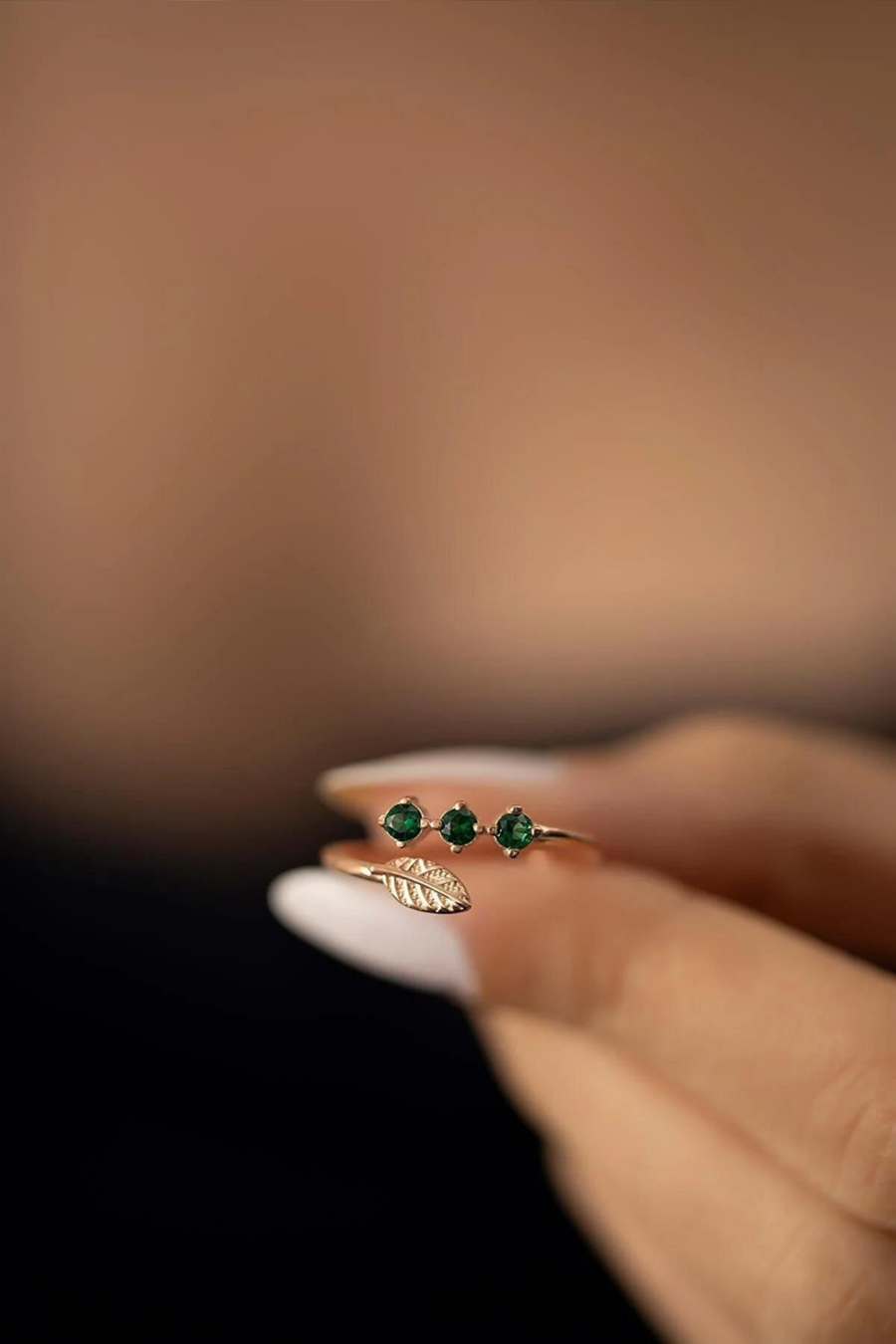 Leaf Model Emerald Stone Italian Ring